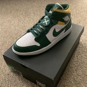 Jordan 1 Mids